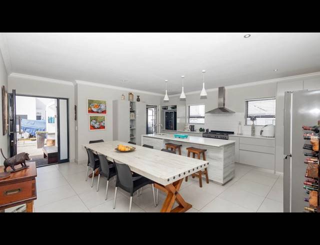 3 BEDROOM HOUSE FOR SALE IN SANDY POINT